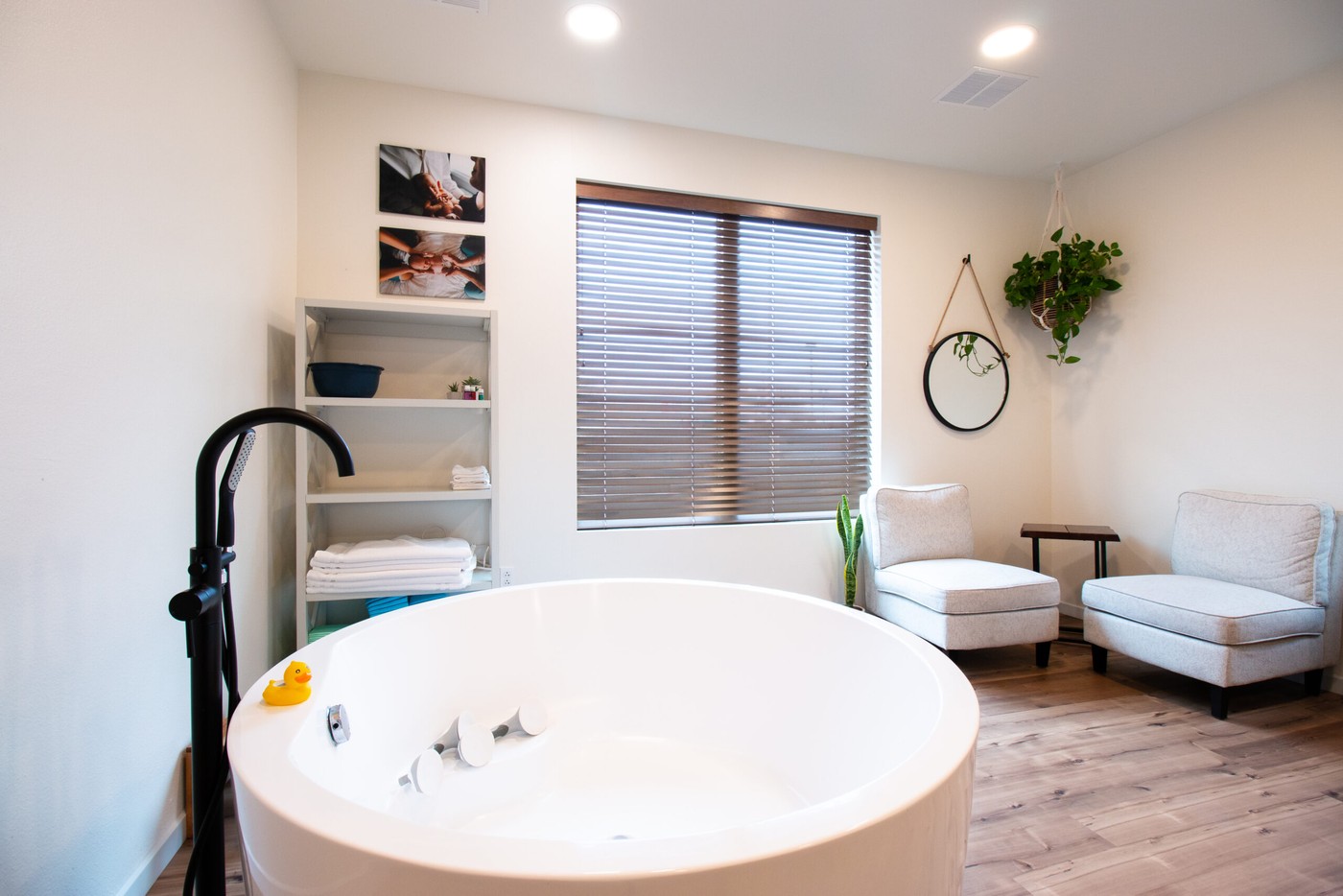 Lubbock birthing center interior - spacious suite for natural childbirth experience